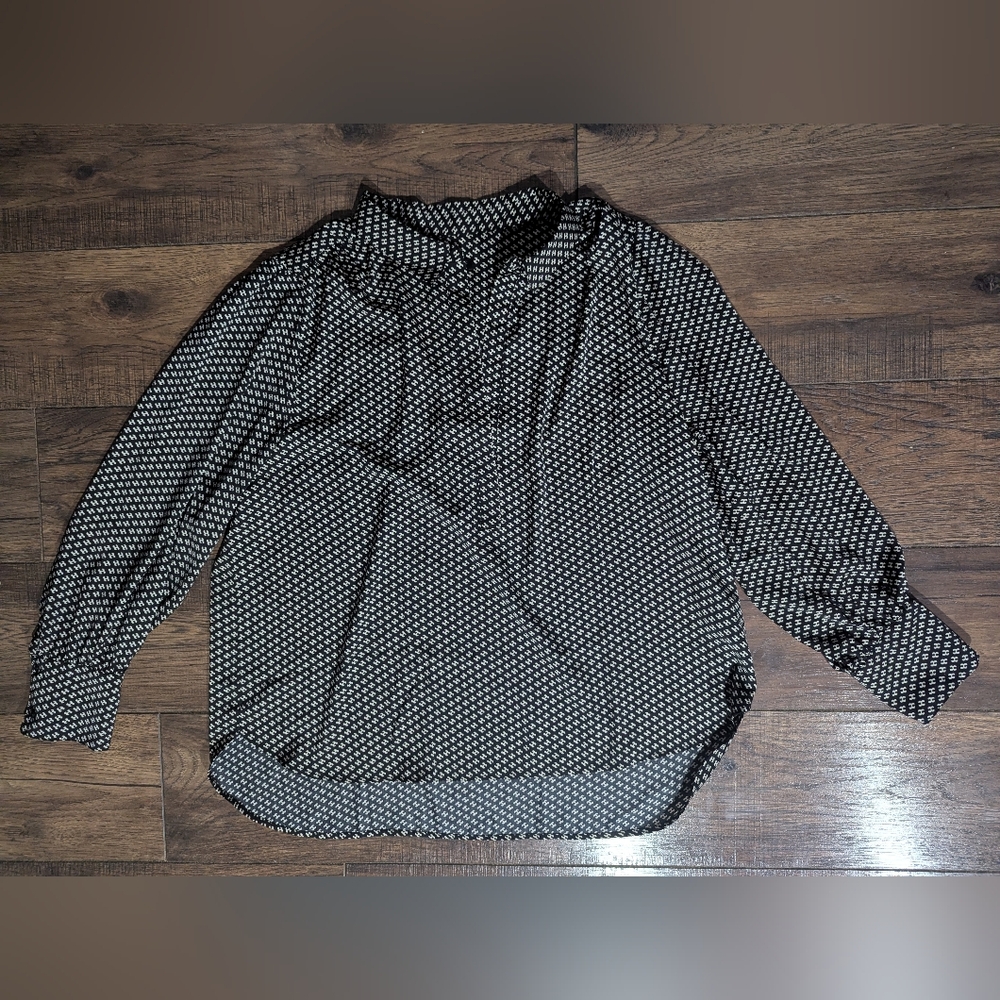 Banana Republic Women's Plus Deep V-Neck Collared Blouse Size XXL Black & White